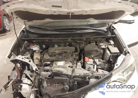 2018 Toyota Rav4 Xle z USA, uszkodzony, nr VIN JTMRFREVXJJ208445